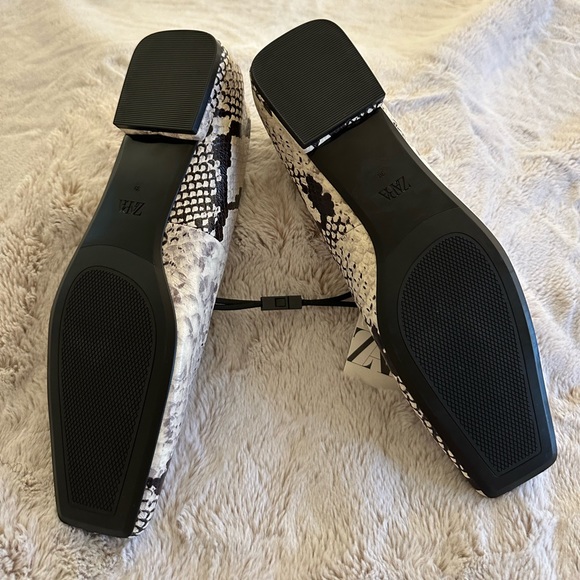 ZARA FLAT SHOES. Size 39/8. - Picture 2 of 4